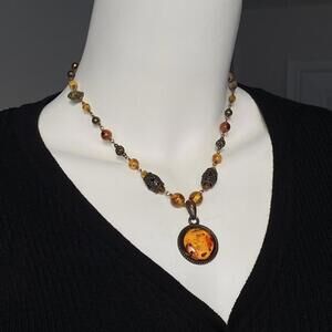 Vintage Brass Tone Amber Resin Pendant Necklace!